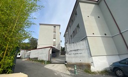 Una obra de 2,5 millones de euros deja a los guardias civiles de Corcubión sin calefacción, sin agua caliente y con graves deficiencias eléctricas