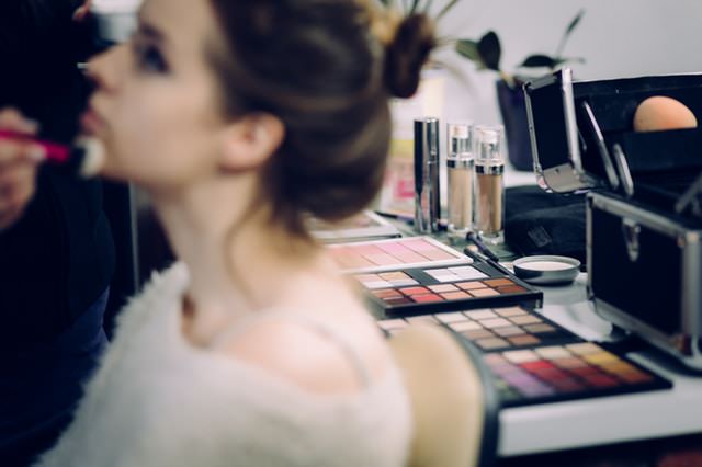 what to expect from makeup artist on wedding day makeup