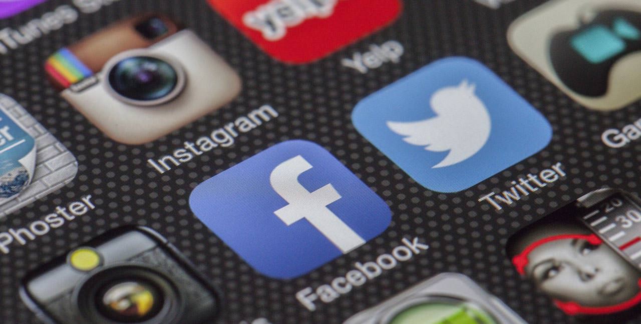 how to display facebook reviews for freelancers