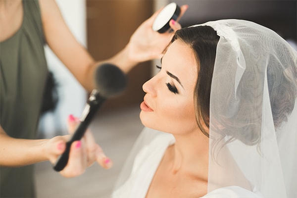 BRIDAL-MAKEUP AND TOUCH-UP KITS for brides