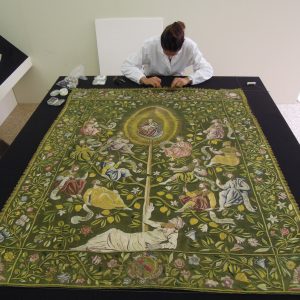 restauro-tessile-restauratori-del-tessile-albinea-reggio-nell-emilia-gallery