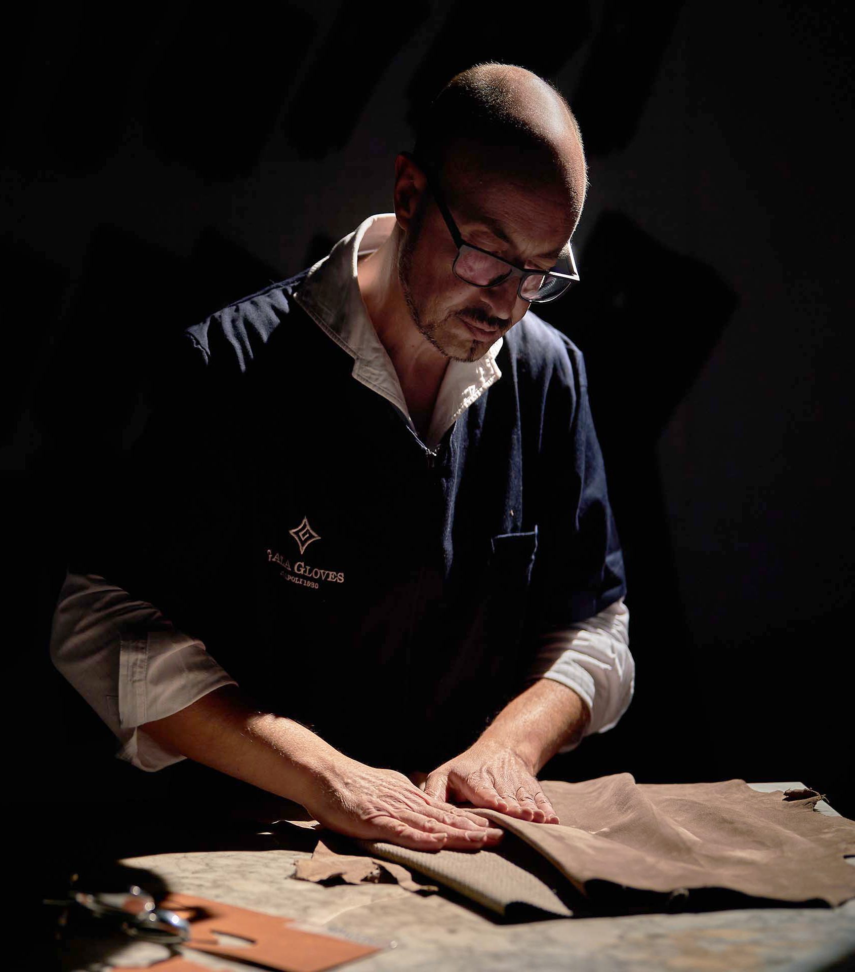 gala-gloves-glovemakers-casavatore-napoli-profile