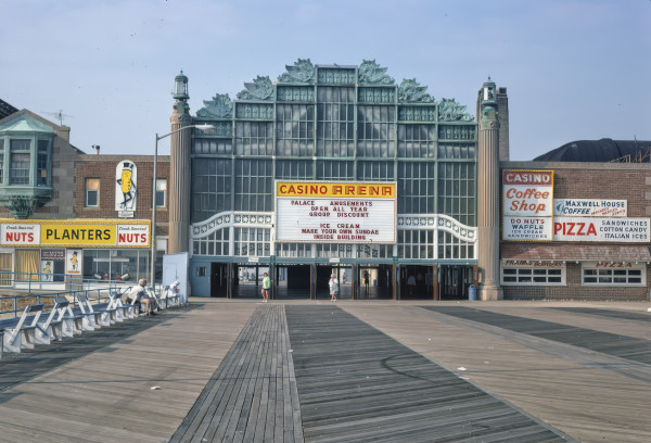 Exploring Asbury Park. DGM Live