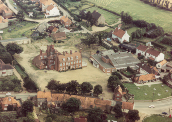 Dance Hall Days: West Runton DGM Live