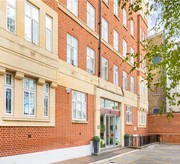 Leonard Court W8
