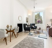 Warwick Square raised ground floor flat