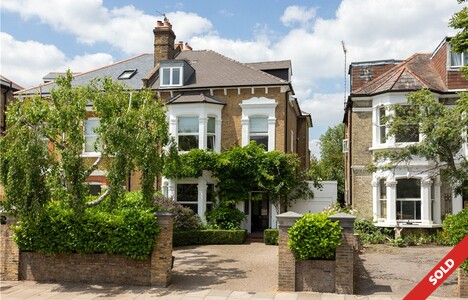 Castelnau, Barnes SW13 6 bedrooms 100 ft garden