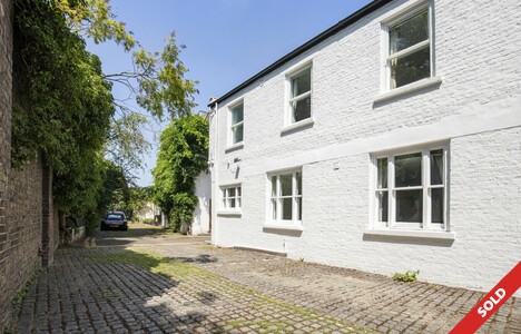 Adrian Mews, Chelsea, SW10