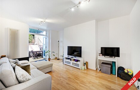Colville Square W11 One double bedroom garden flat in the heart of Notting Hill
