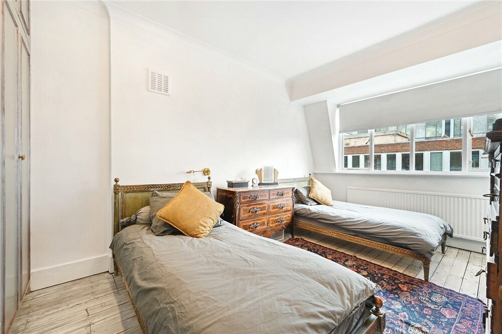 Picture No. 12 | 4 bedroom Maisonette in Green Street Mayfair W1K