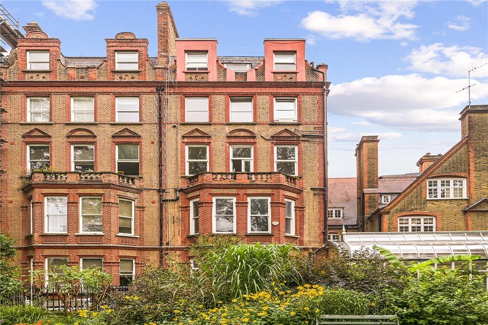 Picture No. 03 | 2 bedroom Flat in Harrington Gardens Earl