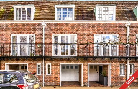 Abbotsbury Close, Holland Park W14 2 bedroom townhouse with garage and off street parking