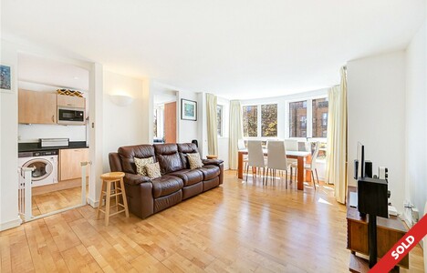 A charming, bright, and well-presented two double bedroom in Elm Court