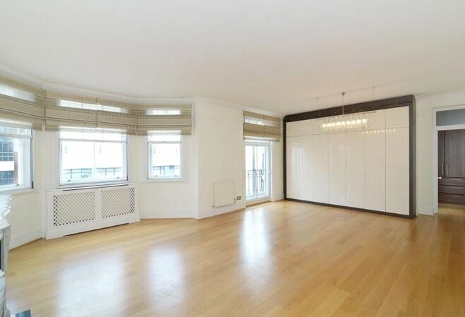 Argyll Mansions W14, 4 bedroom 2 bathroom mansion flat