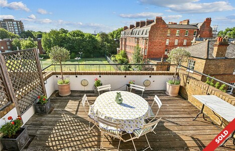 Holland Park Avenue W11, 2 bedrooms Large Roof Terrace