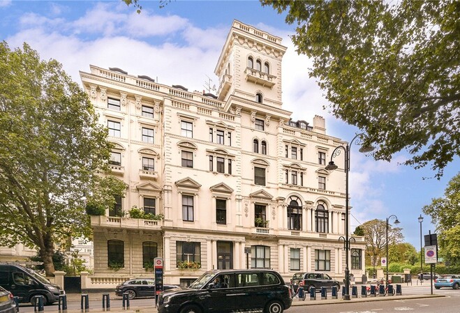 Queen's Gate SW7