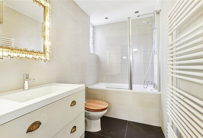 Holland Park Avenue W11, 2 bedrooms Large Roof Terrace