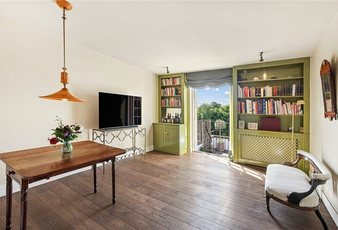 Holland Park Avenue W11, 2 bedrooms Large Roof Terrace