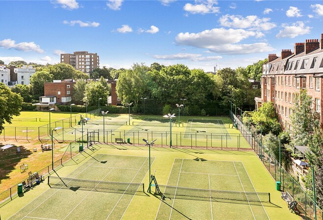 Holland Park Avenue W11, 2 bedrooms Large Roof Terrace