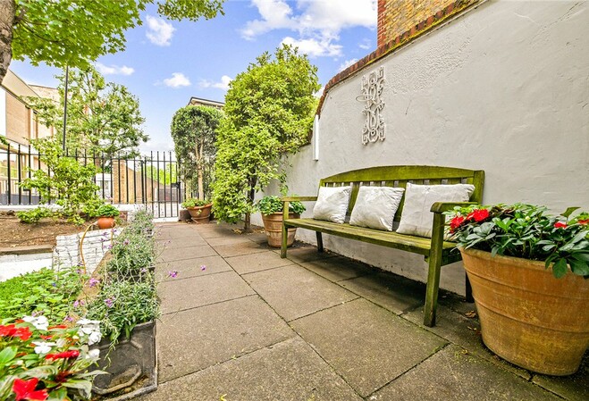 Ormonde Gate SW3 2 Bedrooms 2 bathrooms Garden