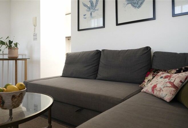 Lovely 1 bedroom apartment for sale in Chepstow Road, Notting Hill, W2.