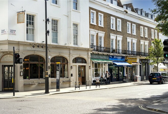 Lovely 1 bedroom apartment for sale in Chepstow Road, Notting Hill, W2.
