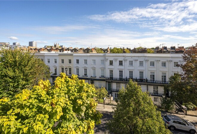Lovely 1 bedroom apartment for sale in Chepstow Road, Notting Hill, W2.