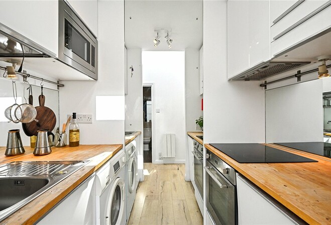 Lovely 1 bedroom apartment for sale in Chepstow Road, Notting Hill, W2.
