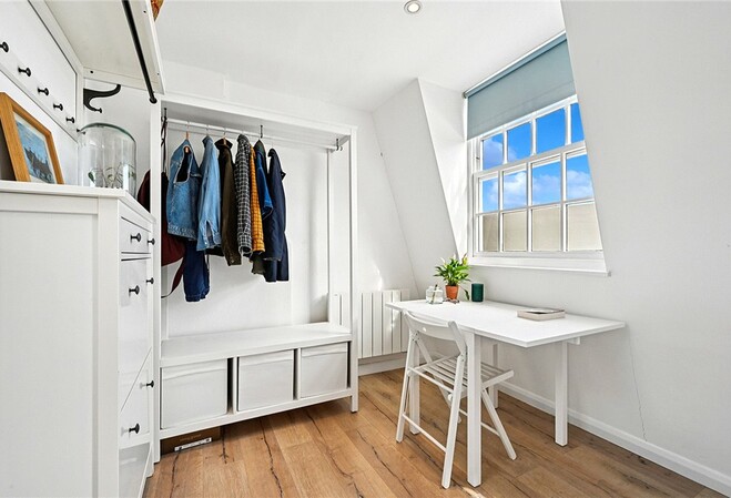 Lovely 1 bedroom apartment for sale in Chepstow Road, Notting Hill, W2.