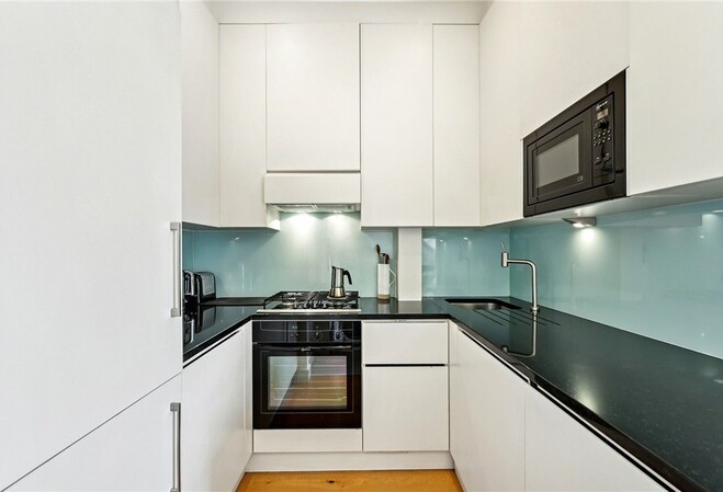 Bassett Road W10, 2 bedrooms 2 bathrooms 2 roof terraces