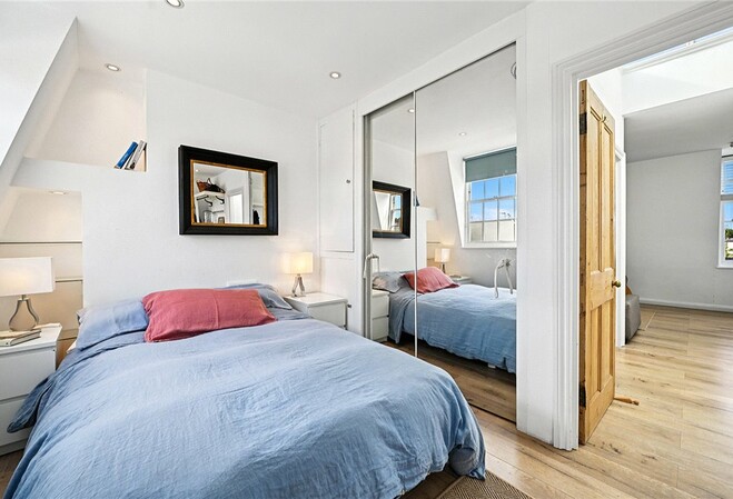 Lovely 1 bedroom apartment for sale in Chepstow Road, Notting Hill, W2.