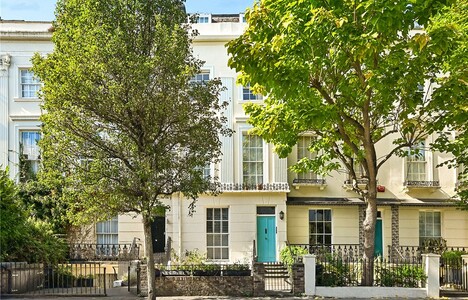 Lovely 1 bedroom apartment for sale in Chepstow Road, Notting Hill, W2.