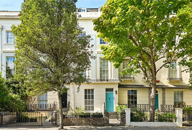 Lovely 1 bedroom apartment for sale in Chepstow Road, Notting Hill, W2.