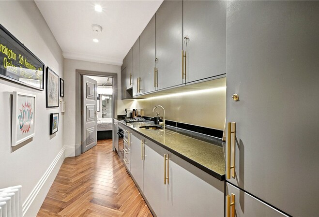 Palace Gardens Terrace London W8 2 bedroom 2 bathroom with patio